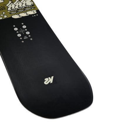 Designed for the intermediate-to-expert level snowboarder, the Afterblack is a mid-flexing true-twin with a Combination Camber Profile (with camber in between the bindings and rocker on the outside of the insiders) giving it a playful feel while still being able to hold speed and track straight into the next feature.