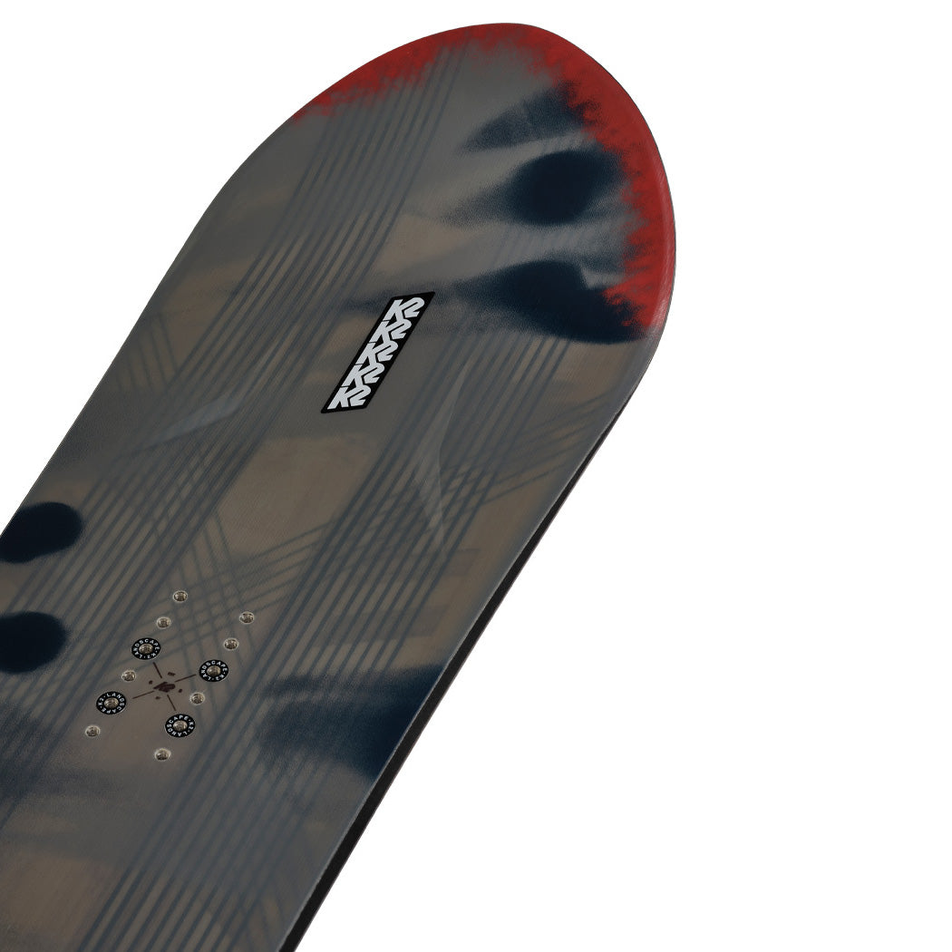 This directional twin is strapped with technology, most notably, our patented SpaceGlass™ technology found in the tip and tail. Weight reduction and a more rigid material allows for quicker spins and better edge pressure at the contact points. Recess3D technology removes excess material from the board, minimizing swing weight and chatter while also adding visual depth to the top sheet.