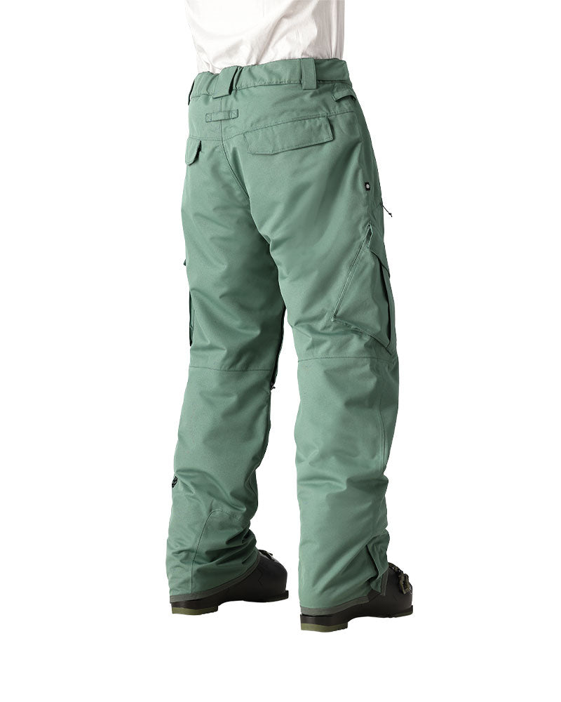 A 686 favorite with timeless style and unbeatable function. Cargo pockets to stash your gear, kick panels to protect your cuffs, and insulation plus infiDRY® 10k fabric to keep you warm and dry.