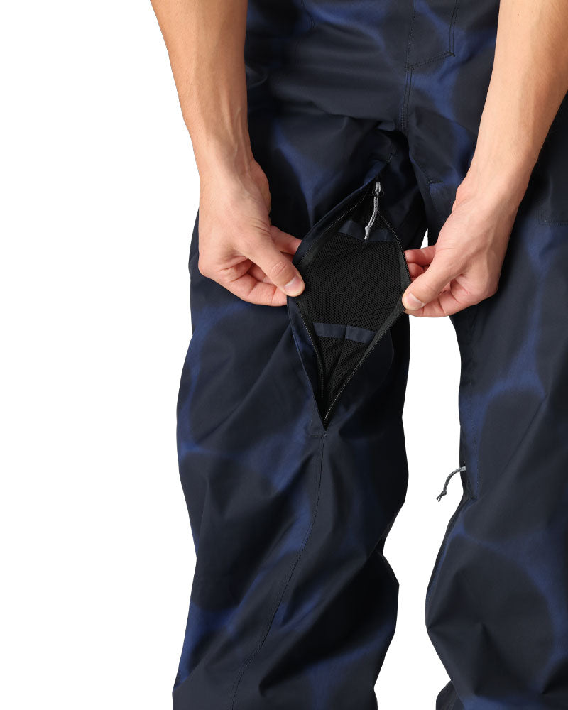 The most-worn baggy pant on the planet. This no frills design by Forest Bailey focuses on fit and feel first. The waist fits according to your normal size while the legs are designed to be nearly a full grade bigger - providing an effortless relaxed look and fit with plenty of room for mobility.