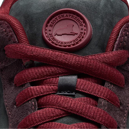 Nike SB Dunk Low Pro - Mahogany/Dark Beetroot-Team Red-Sail