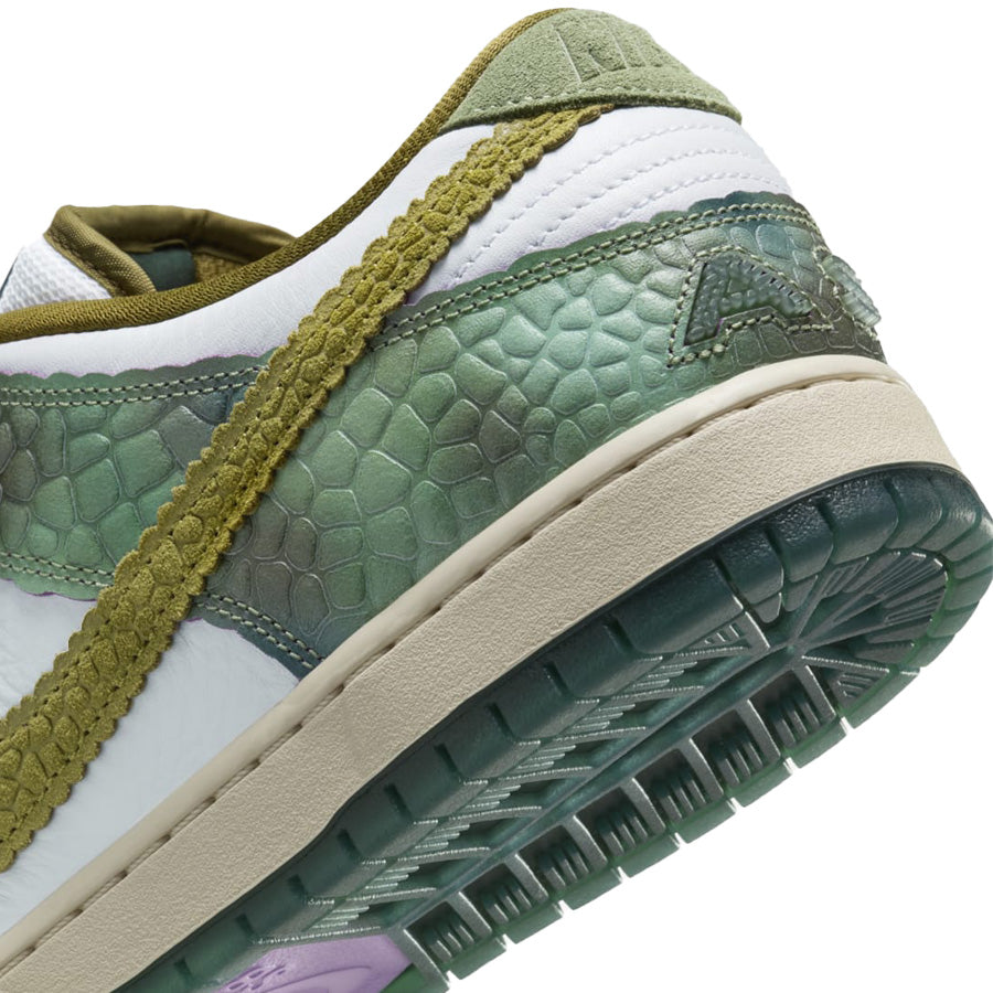 Nike SB Dunk Low Pro - Oil Green/Desert Moss-White