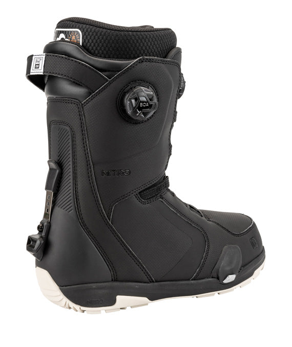 For riders looking for maximum comfort and convenience without sacrificing top-tier response and performance, the Darkseid BOA® Step On® snowboard boot is the answer