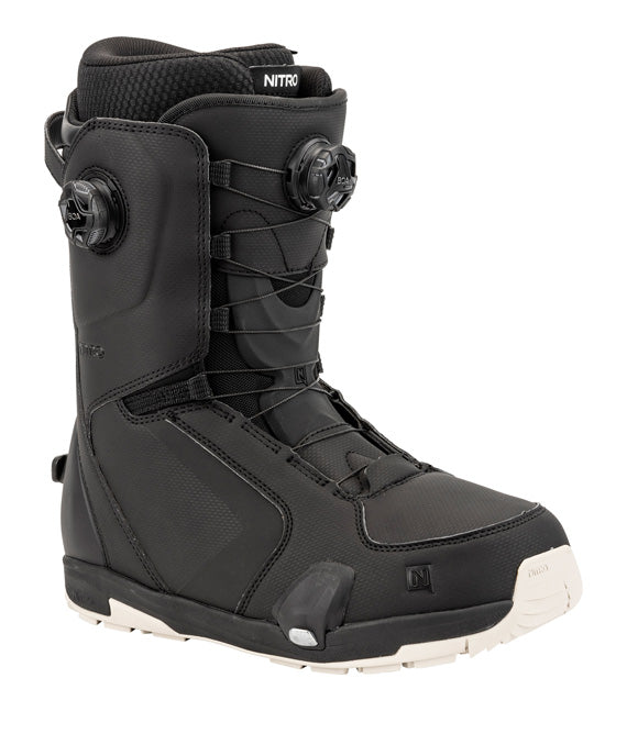 For riders looking for maximum comfort and convenience without sacrificing top-tier response and performance, the Darkseid BOA® Step On® snowboard boot is the answer